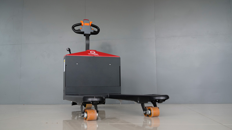 叉車翻倒時(shí)該怎么辦